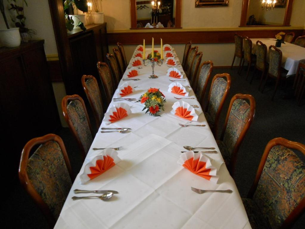 Hotel Restaurant Zur Post Βούρπεταλ Εξωτερικό φωτογραφία