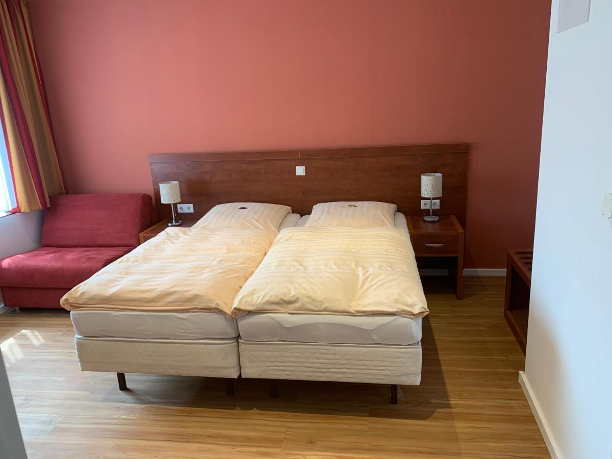 Hotel Restaurant Zur Post Βούρπεταλ Εξωτερικό φωτογραφία