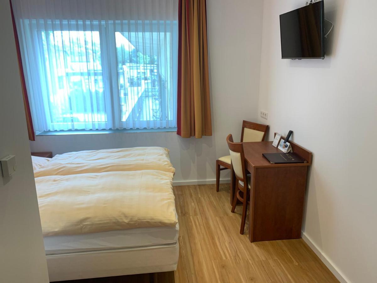Hotel Restaurant Zur Post Βούρπεταλ Εξωτερικό φωτογραφία