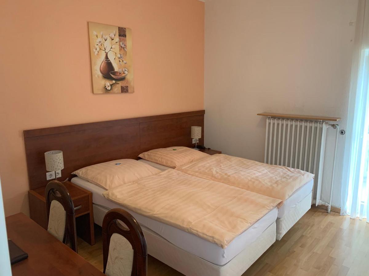 Hotel Restaurant Zur Post Βούρπεταλ Εξωτερικό φωτογραφία
